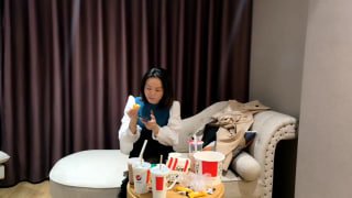 【瘦子探花】再约良家少妇，极品美腿高跟鞋，各种姿势轮番输出，太爽还想要再干一炮_