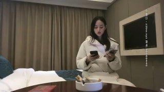 李寻欢探花约了个白色外套苗条身材妹子啪啪，翘起屁股口交上位骑坐后入大力猛操