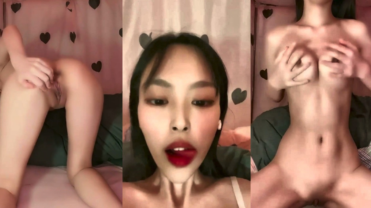 性感女主播 羞耻调教 揉捏巨乳 翘臀展示 玉足挑逗 自慰迎接