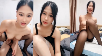 校花级少妇自己揉着极品美乳玩 边自慰边喷根本停不下来 水溅得到处都是