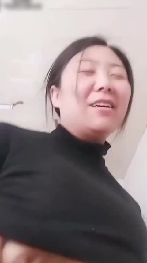真实家庭乱伦 岳母乱伦偷情大合集她们放荡不羁，将自己交付给欲望，母子之间本不该有的交缠，在这里却成为日常