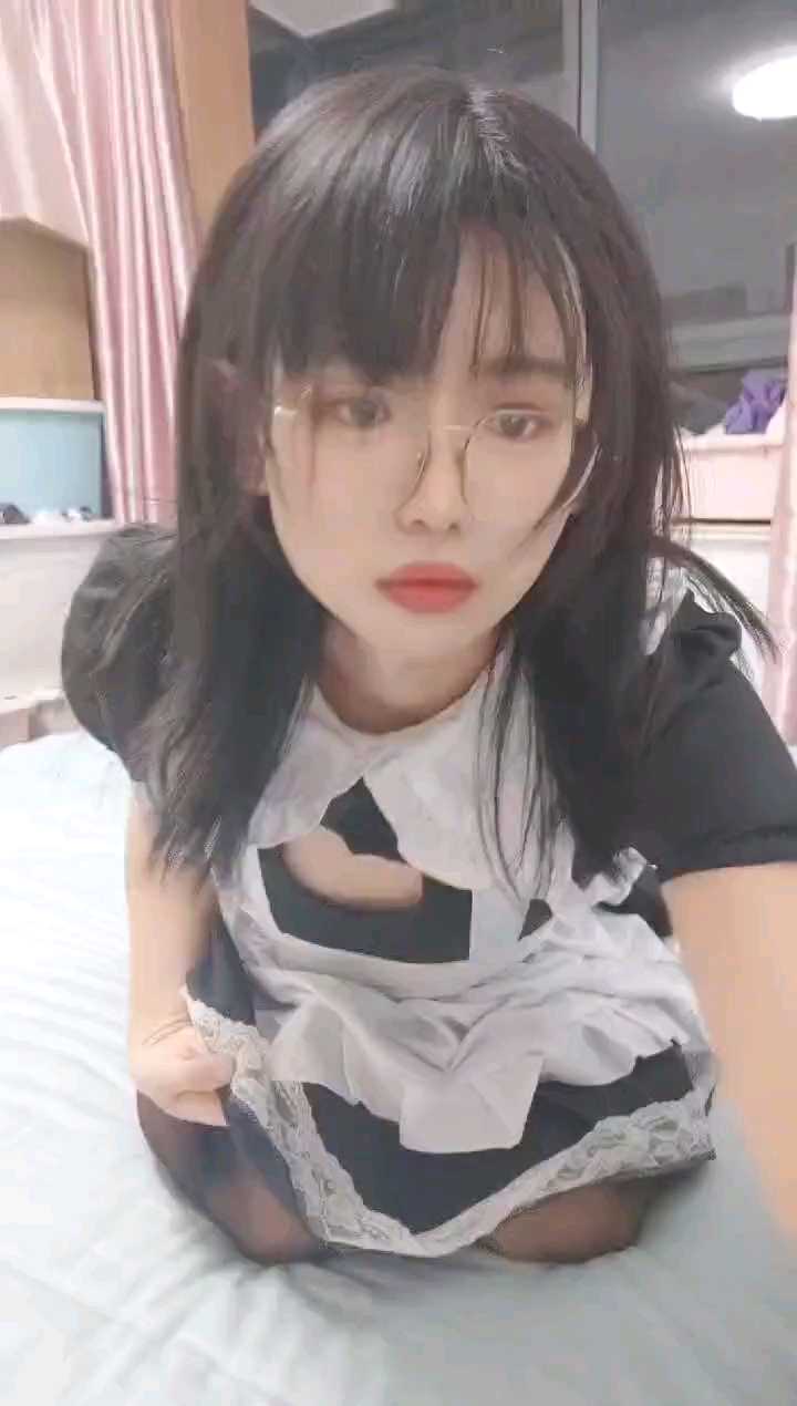 国产超可爱女仆装伪娘手冲