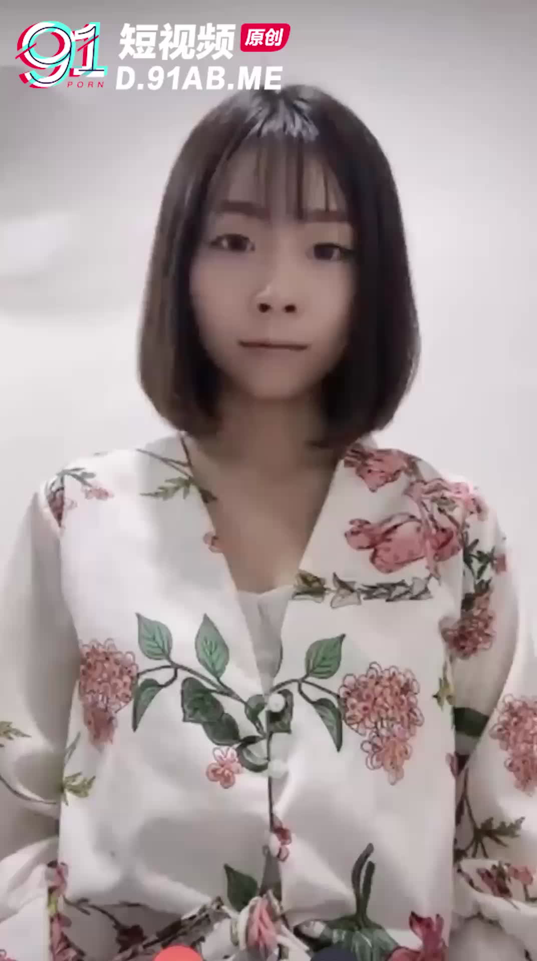 马来西亚绝色模特为了赚奶粉钱 大着肚子全裸网络面试 试镜流出