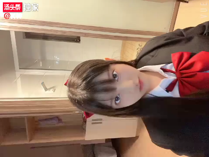 【广州漫展】JK风波：小尤奈撩裙事件引发热议