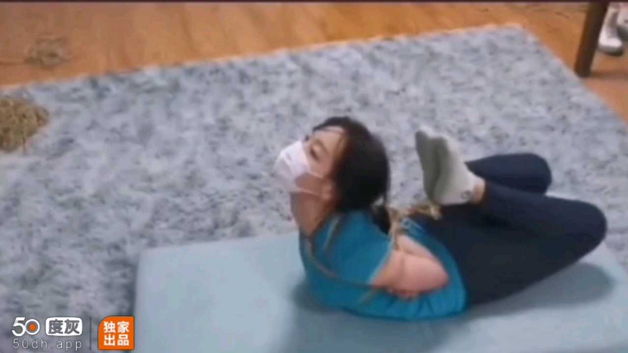 国产美女极限捆绑驷马放置调教（16）