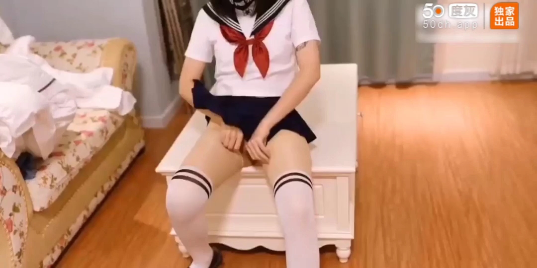 国产美少女柚子猫 制服少女到到酒店被爆操主动骑乘