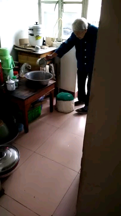 国产乱伦 农村小伙内射自己奶奶 对白精彩 主页更多精彩