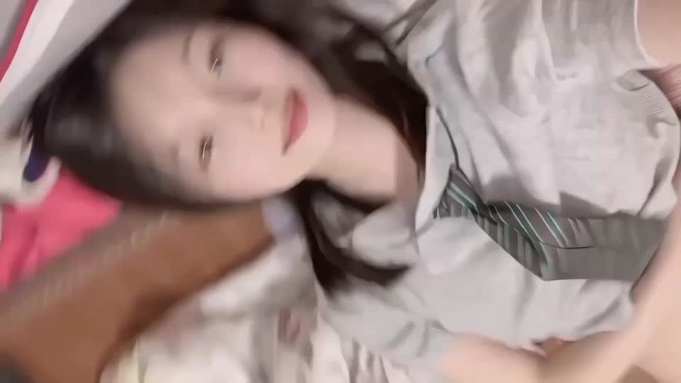 【抖音】校花级美女甜甜佳佳性爱自拍！