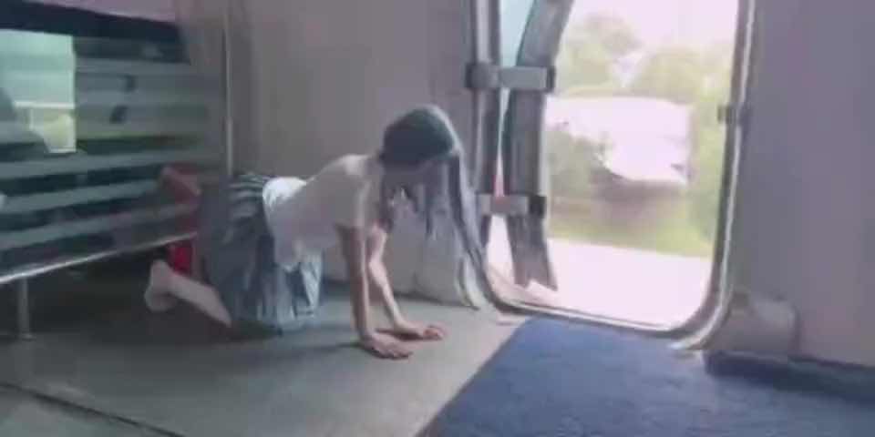 模特阿朱飞机上自慰