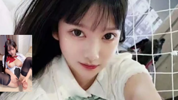 小尤奈的巨乳魅力：甜美清纯惹人爱，展现网红超人气风采