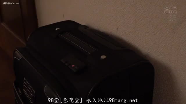 MEYD-642 知道老公出轨的人妻深田咏美在他出差时自己也决定不守妇道 深田咏美
