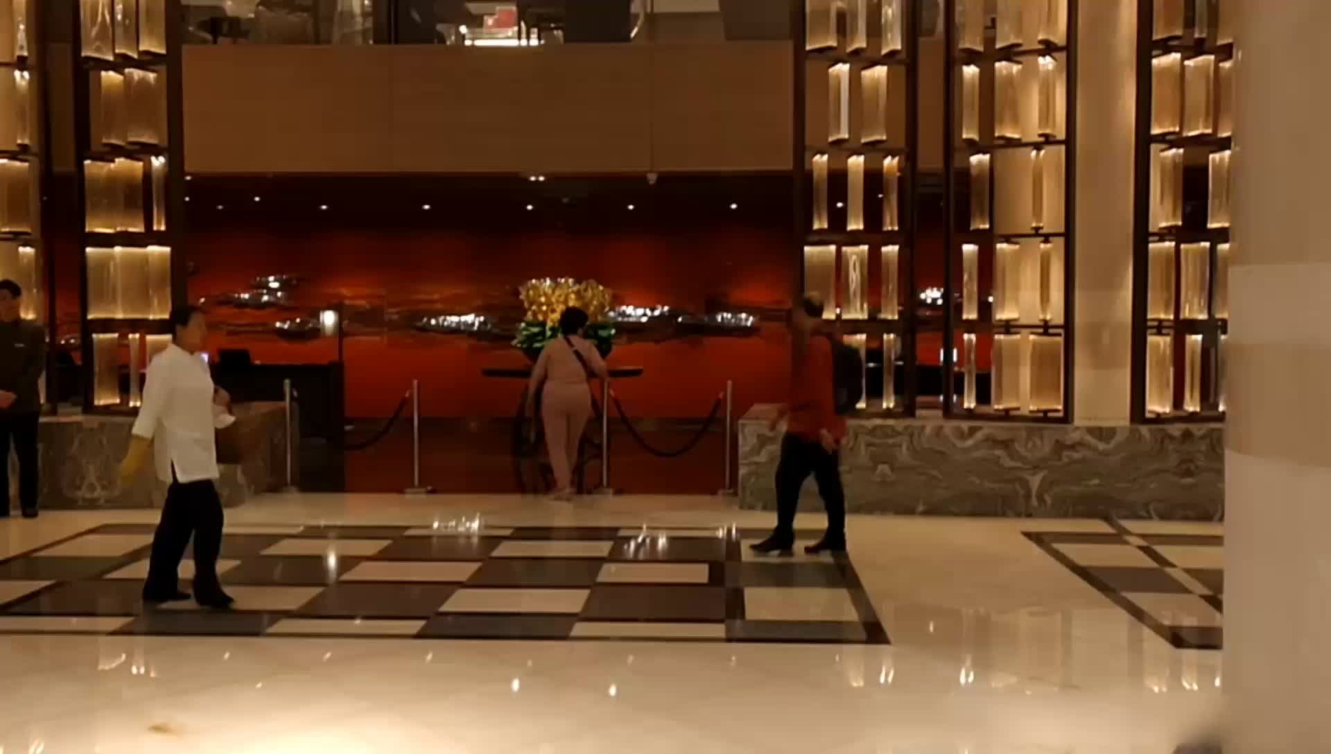 把性感的老婆分别人操
