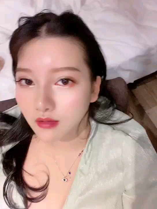 网红模特小尤奈露点视频