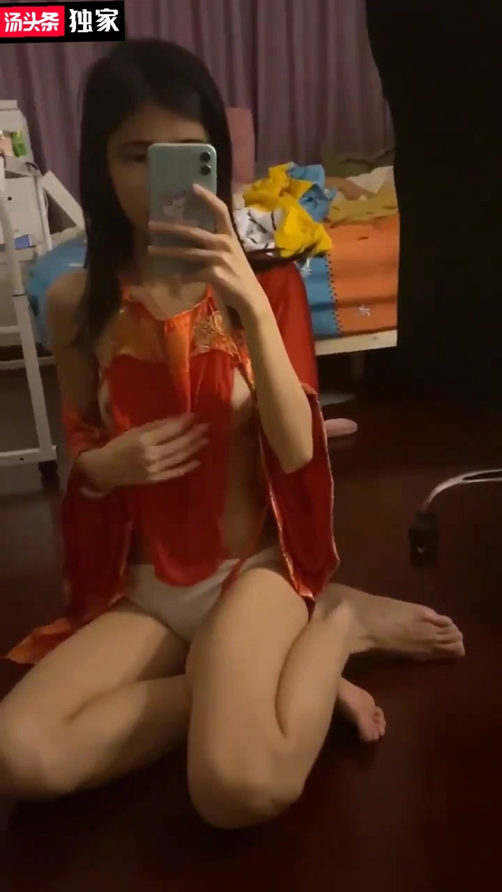 抖音网红 狗头萝莉自拍诱惑