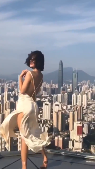 阿朱在天台上的性感写真