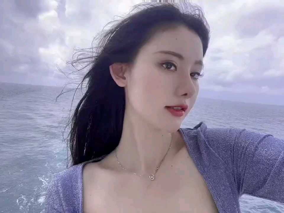 【就是阿朱啊】性感真空露出