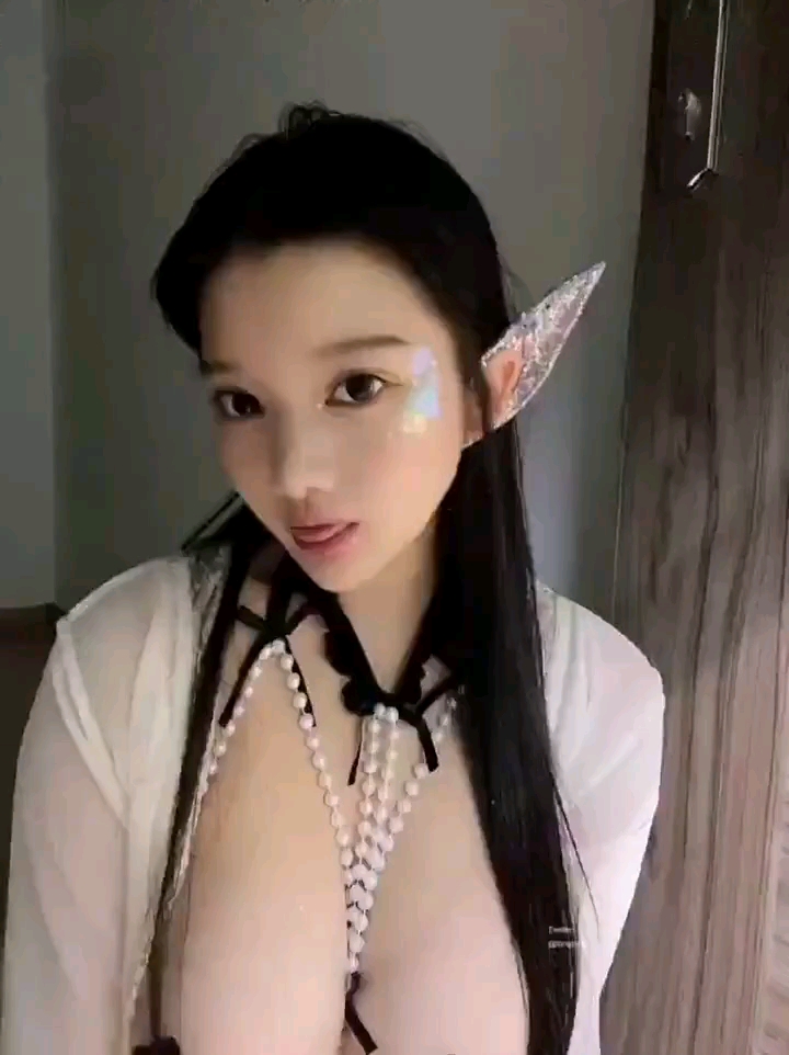 性感的小尤奈（加入粉丝团视频免费看）
