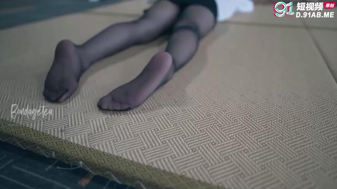 黑丝熟女的极乐：SM调教与炮机狂欢 窒息高潮的极致诱惑 熟女的私密快感大公开 A片