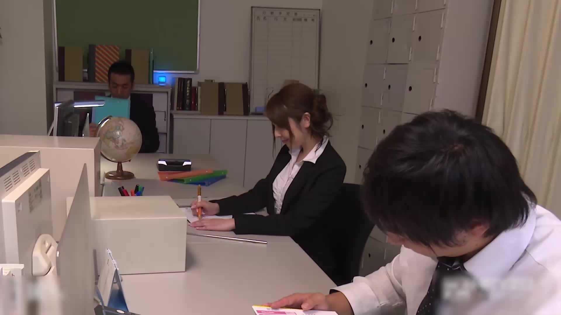 放学后勾引学生的熟女老师 无码 Heyzo-1232 臼井さと美 A片